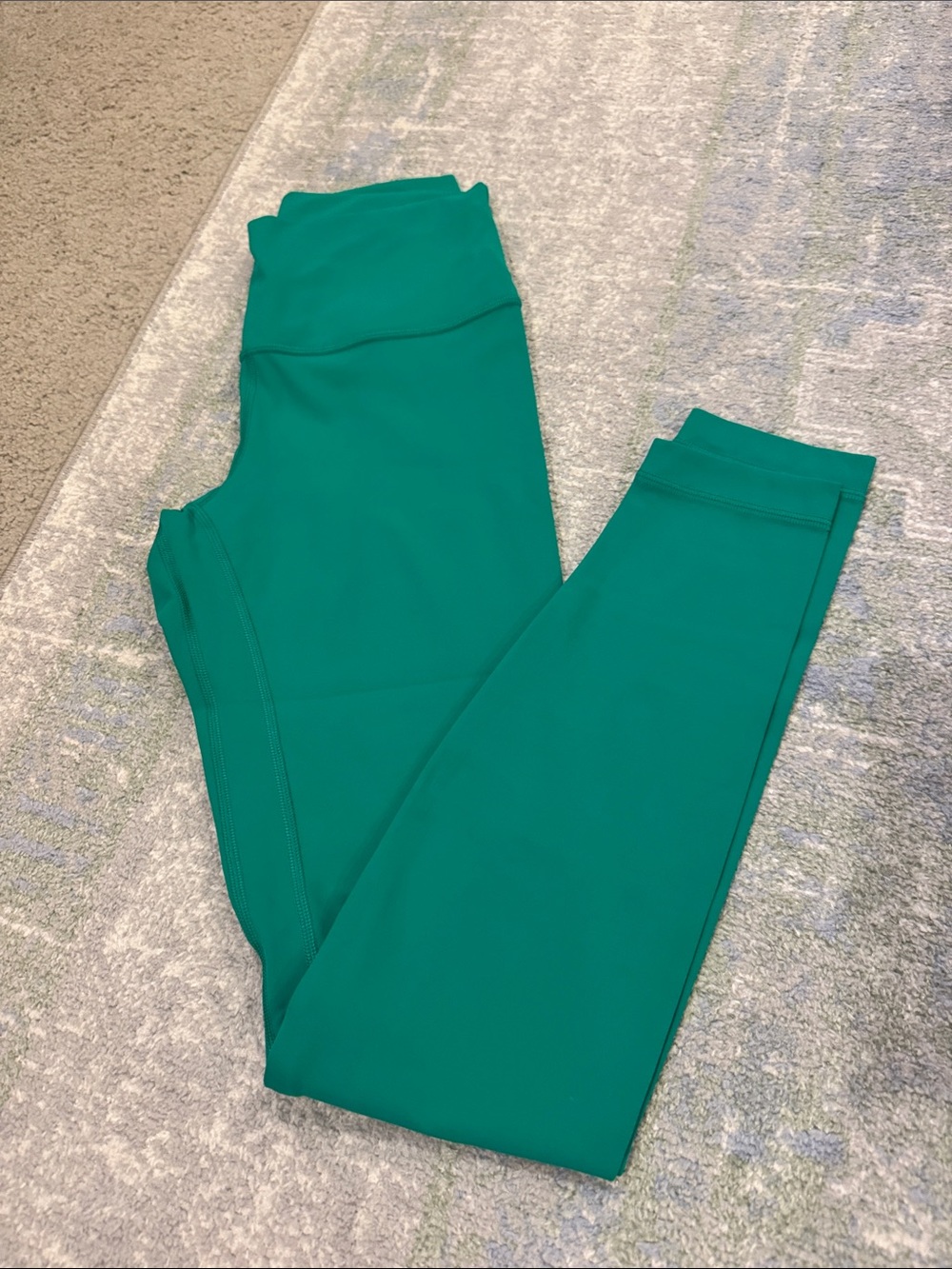 Lululemon High-Rise Green Performance Leggings - Women